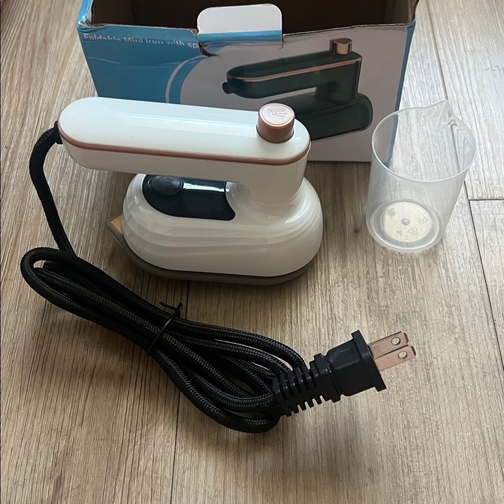 NEW Foldable Mini Travel Iron w/ Spray – Portable 38W Compact Steamer HX-6168